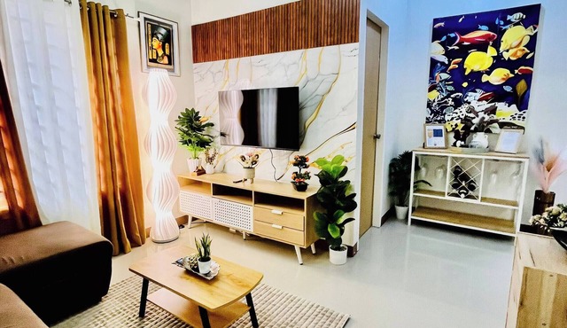 Bloomstone - 2BR Family Suite in Gensan