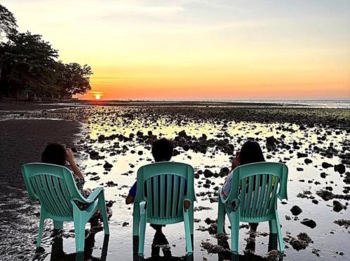 Borbon's Treehouse By the Sea