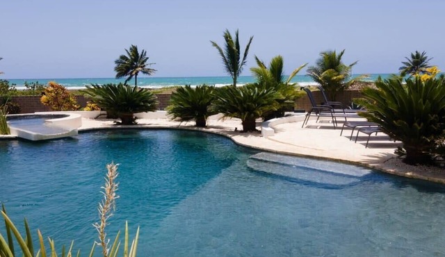 Breathtaking Private 5 BR Oceanfront Oasis in La Boca