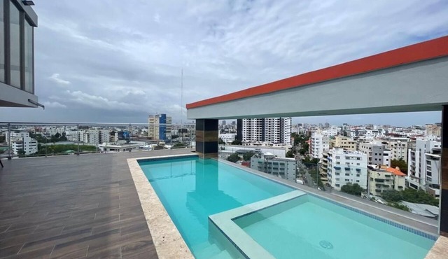 Bueno, Bonito y Barato! Las 3 Bs estan aqui! A 2 cuadras del Downtown Center! in Santo Domingo