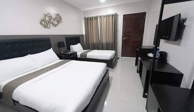 Bumble V Subic Hotel in Morong