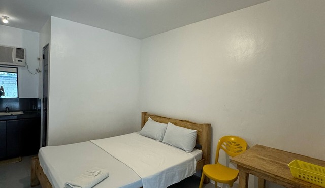 Bumblebee Inn in Tanay