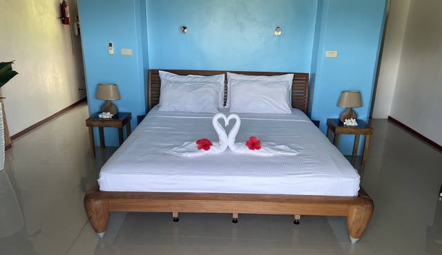 Cabilao Sunset Dive & Beach Resort in Loon