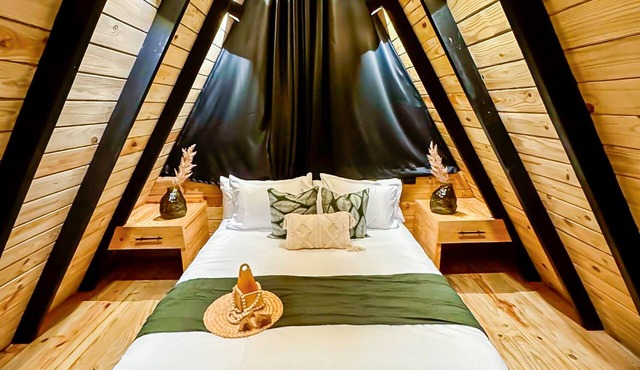 Cabin Lavander Cabin/2-bedroom cabin/Jacuzzi with AC/Romantic Nature Escape in Las Terrenas