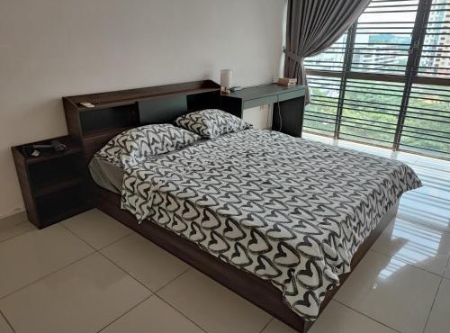 Calm and Peaceful Lake View Mount Austin Apartment in Johor Bahru