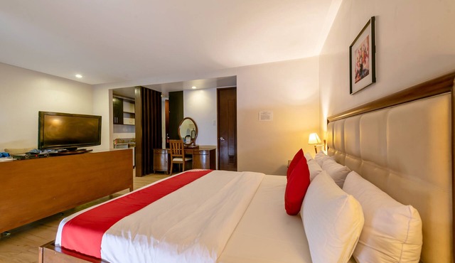 Capital O 176 Bliss Hotel in Bacolor