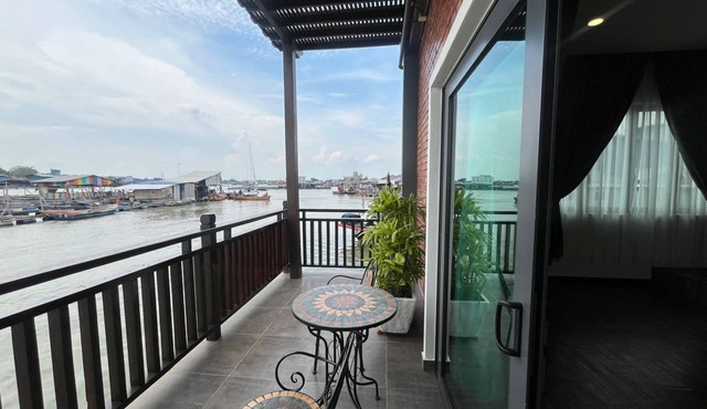 Capital O 91170 Kurau Bay Hotel