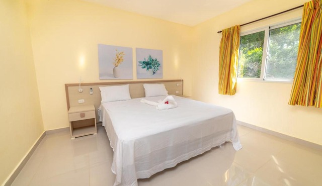 Caribbean Condo, Walking Steps to the Beach in Sosúa