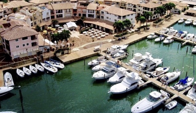 Casa de Campo Luxury 1BDM Apt ⛳️ near Restaurant Shops La Marina in La Romana
