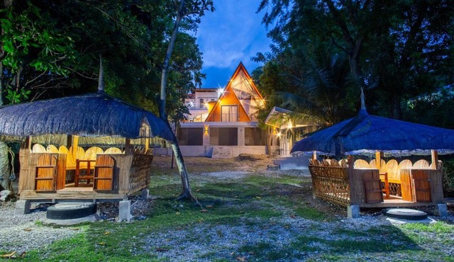 Casa Del Valle A-Frame Beachfront Marine Life in Oslob