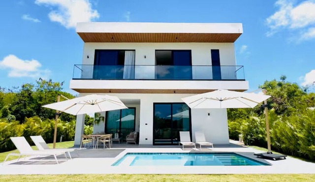 Cayo Golf Villa/Pool, Beach, and Golf in La Caña