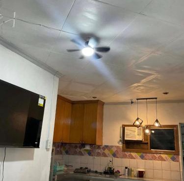 Cebu Cozy Affordable Transient Room Wifi Netflix Shower Heater in Cebu City