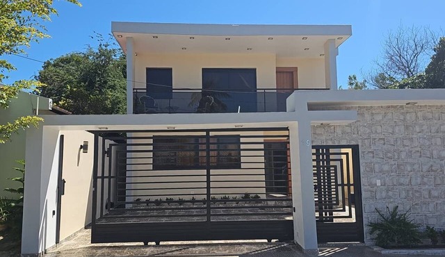 Center of esperanza 3 bedroom plus pool, a/c and hot water fits 12 people comfy. in Esperanza