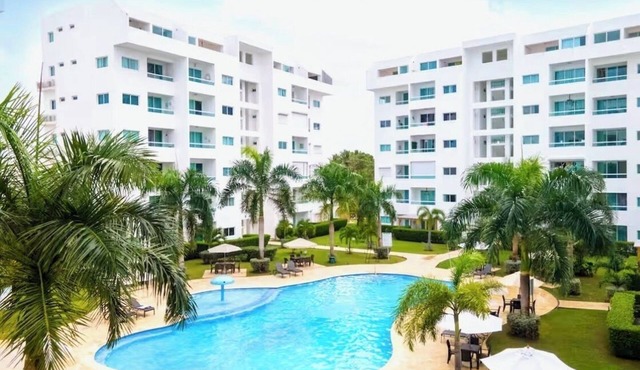 Charming, elegant 2-bedroom condo with WiFi, AC in delightful Playa Juan Dolio in Playa Juan Dolio