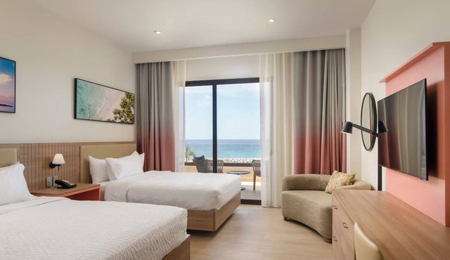 Charming Seaside Room w/Ocean Views – Pool, Beach Access & Free Parking in La Romana