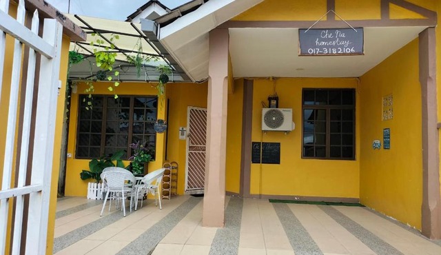 CHE' NA HOMESTAY SKUDAI JOHOR in Skudai