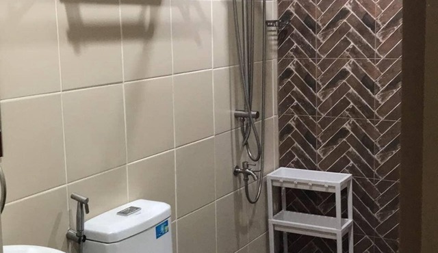 Chic 1-bedroom in awesome Angeles City with WiFi, AC in Angeles City