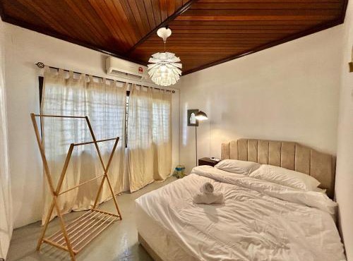 Chic Double Room Shared Bungalow near LRT SS1 PJ