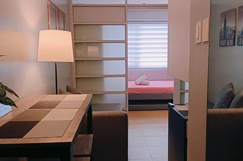 Citispace 1BR Condotel Suite at Ridgewood Towers Near BGC Airport #RW10A in Manila