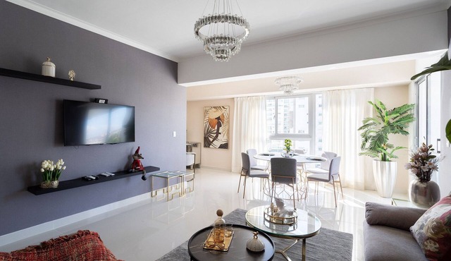 Classy-3BR-KingBed-50mbWiFi-CityCntr-A/C-YellowKey in Santo Domingo