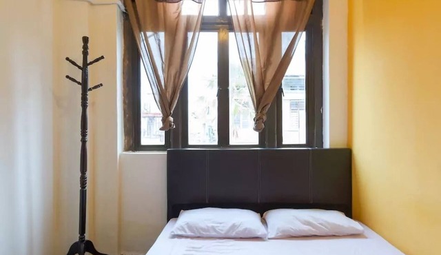 Cocoa Mews Cafe & Homestay - Hostel in George Town