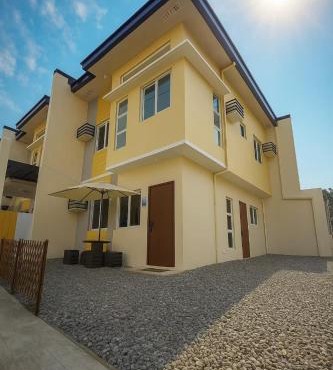 Coliving House near Davao Airport-Sta Lucia Mall-LPU with 100Mbps, Netflix & Pool in Davao City