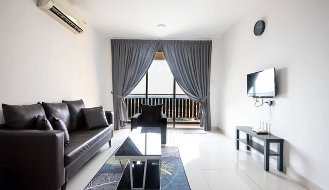 Comfy 3BR Apt @ KSL Daya Near Ikea Tebrau, Parking