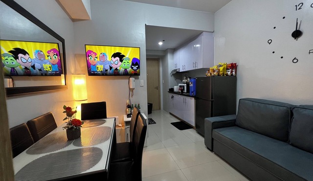 Condo in SM North, Quezon City with Pool, Netflix, WiFi, AC in Quezon City