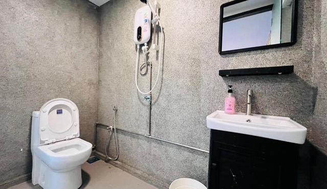 Container Stay - Resort Taman Eko Rimba Komanwel in Rawang