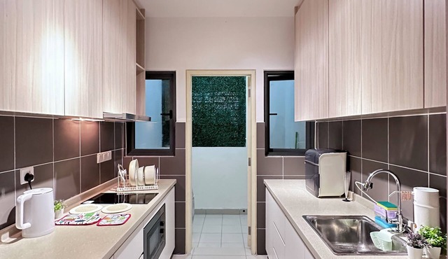Cosy Homestay 6Paxs near Bt caves Mt Kiara Hartamas Mitech Selayang Kepong KLCC in Kuala Lumpur