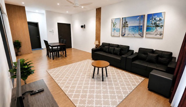 Cosy Kuching City Centre Apartment Near Shopping, Dining & Top City Attractions in Kuching