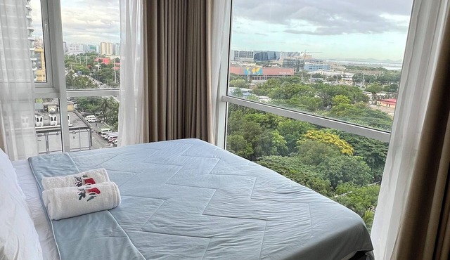 Cosy Staycation- Few minutes drive to the Airport, Mall of Asia & US Embassy in Pasay City