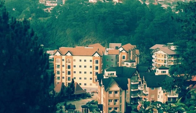 Courtyards Peak-Corner Pinestay - at Goshenland Baguio in Baguio
