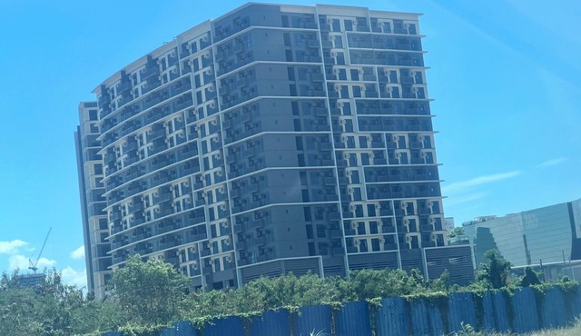 Cozy 1-bedroom condo with WiFi, AC near OKADA HOTEL Paranaque