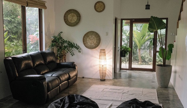 Cozy 2-bedroom house in Panglao near white beach - 1 Gbps internet + solar power
