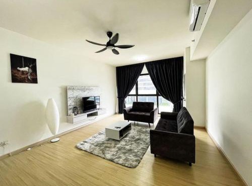Cozy & Comfy Home Dsara Sentral Opposite MRT in Sungai Buluh