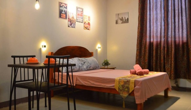 Cozy condo in Lapu-Lapu City with WiFi, AC