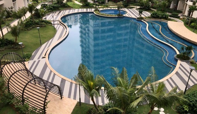 Cozy home country garden danga bay