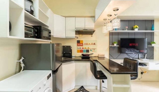 Cozy IT Park Studio - Steps to Ayala Mall, Cafes, Dining & Nightlife