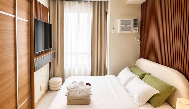 Cozy studio in lovely Quezon City with refreshing AC in Quezon City