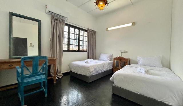 Cozy Twin Bedroom Homestay in Shared Bungalow SS2 PJ