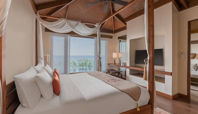 Crimson Resort and Spa Mactan in Lapu-Lapu