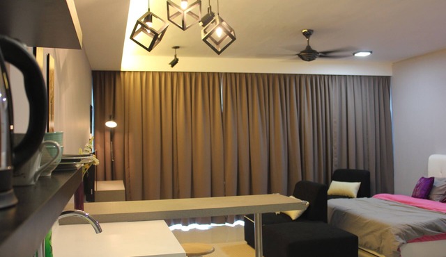 De Houz - Trefoil Setia Alam Home Stay