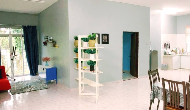 Deena Homestay (Utan Aji), Spacious, 6-8pax, Free Wifi in Kangar