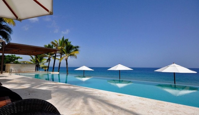Deluxe Instyle Residences 1 BR Infiniti Blu with a Private Beach access in Sosúa