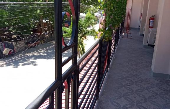 Dosdos Guest House in Pooc