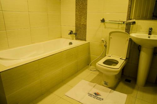 Dreamwave Hotel Santiago in Santiago City