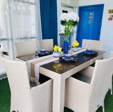 Durrani Cozyhouse 3 mins walk from the beach in San Juan