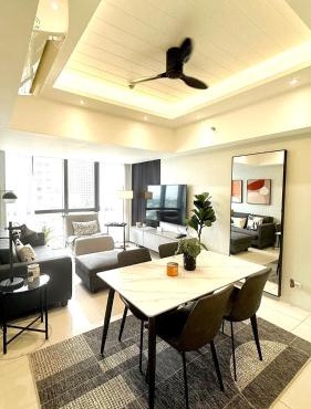Eastwood QC 2BR Condo Walk to Mall Cafés & Dining in Manila