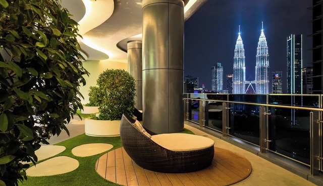 Eaton Residence KLCC - JD Home Stay | Two Bedroom Apartment with KLCC view